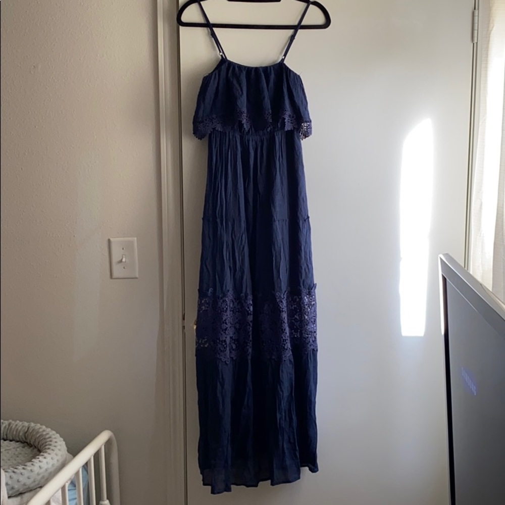Gorgeous maxi dress!